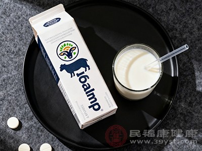 羊奶：主要含A2型β-酪蛋白，与母乳更接近