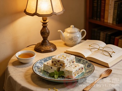 连续食用八珍糕3个月，多数人会发现皮肤光泽度提升