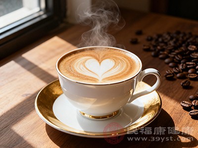 减少咖啡因、酒精、利尿食物的摄入