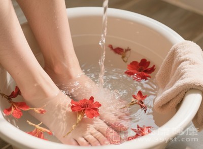 泡脚虽好，但水温过高、时间过长会导致头晕、心慌