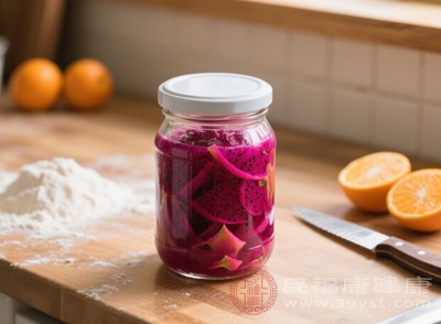 每100g火龙果含纤维2.8g