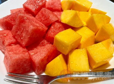 芒果和西瓜都含有一定量的糖分 芒果和西瓜都含有一定量的糖分