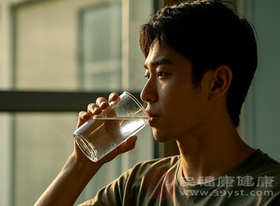 判断饮水量是否合适，身体会发出直观信号