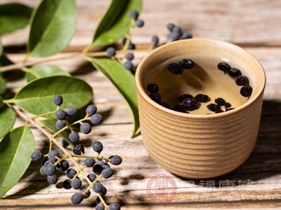 女贞子即使是常规用量，也不建议天天不间断饮用，可根据身体状况调整