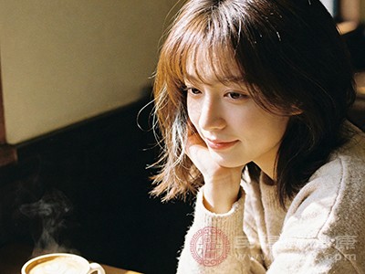 很多年轻人出现的“少年白”