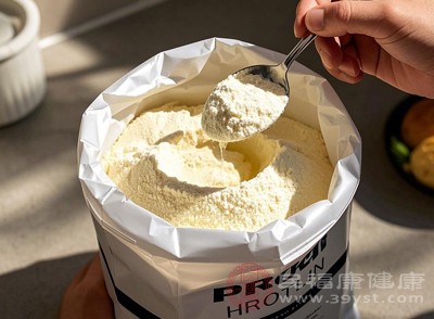 空腹喝蛋白粉伤胃”是流传较广的误区
