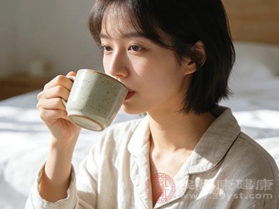 运动前喝一杯温水，避免低血糖