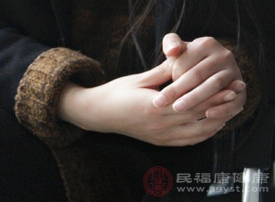 避免长时间保持同一姿势,定时活动手部 避免长时间保持同一姿势,定时活动手部