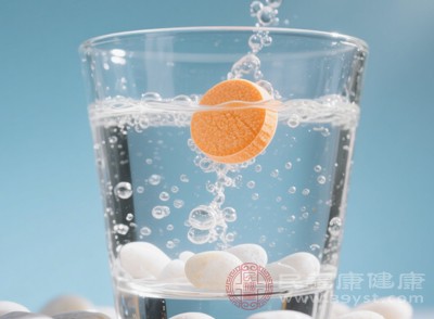 VC泡腾片天天喝 小心“补”出这些麻烦