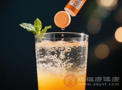 挑食、偏食或蔬菜水果摄入不足的人群，可通过泡腾片临时补充维生素C