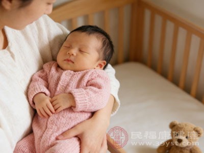 改变喂养姿势与习惯