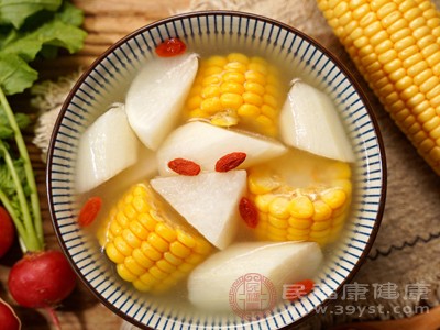 萝卜的营养成分相对稳定，煮10-15分钟既能保证口感软烂，又能保留大部分营养，不用过分担心