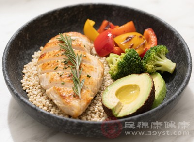 晚餐来一份凉拌鸡胸肉沙拉