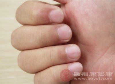 指甲的生长和健康，离不开各种营养素的滋养
