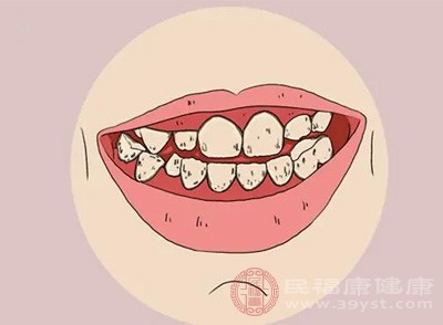 下巴也会显得短小后缩