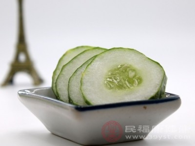 运动后吃一根黄瓜，还能补充水分和电解质，缓解疲劳