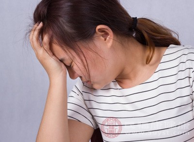 学会调节情绪，避免因体重变化产生焦虑、烦躁等负面情绪，良好的心态对经期身体状态的稳定也至关重要