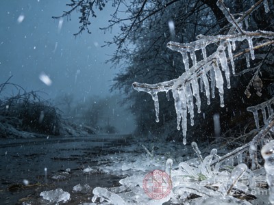 暴雪冻雨夹击！这3类人群必看防护指南，出行、居家、慢病防护全覆盖，帮你平安度过极端天