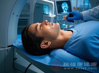 脑CT检查速度快，整个过程通常只需1-3分钟，患者无需长时间保持固定姿势，适合无法配合长时间检查的人群，如儿童、意识不清者或急症患者