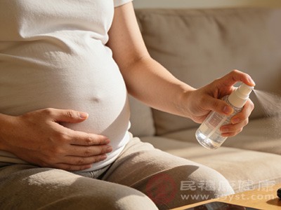 如果孕妇身上有伤口需要消毒，在使用酒精时可能会感到疼痛