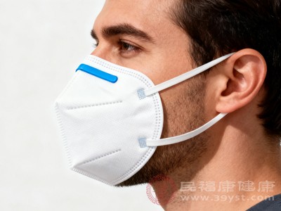 出门可戴口罩,避免寒气直吹口鼻 出门可戴口罩,避免寒气直吹口鼻