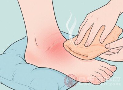 内分泌系统的紊乱也可能导致单只脚踝肿