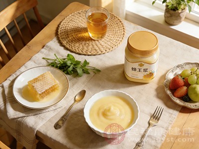 健康成年人每天食用3-5克蜂王浆即可满足营养需求