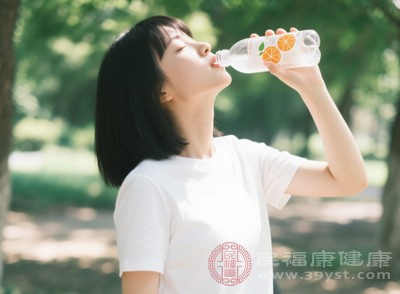 减少零食和饮料的摄入