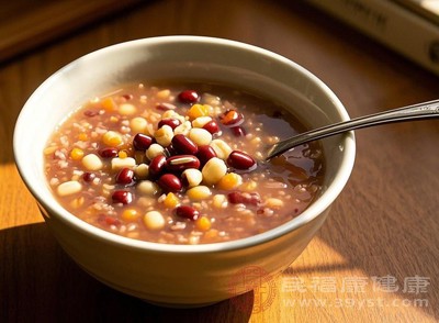 别让湿气拖垮你 教你几招把身体里的湿气赶出去