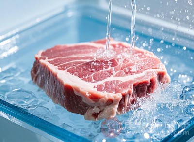 春节聚餐常会用到冷冻食材,解冻方式不当也会带来卫生隐患 春节聚餐常会用到冷冻食材,解冻方式不当也会带来卫生隐患