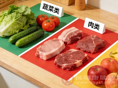 储存食材时，一定要做好分类隔离