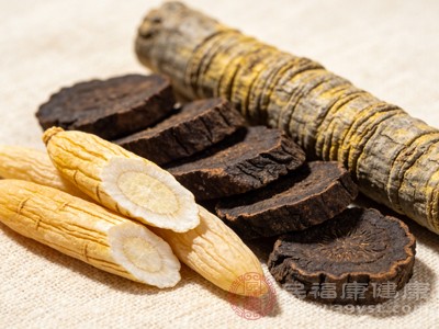 一般建议玄参、麦冬每次用量各5-10克为宜,可根据个人体质适当调整 一般建议玄参、麦冬每次用量各5-10克为宜,可根据个人体质适当调整