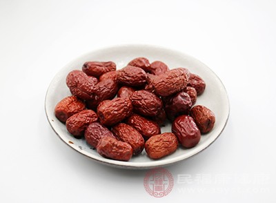 红枣味甘，性温