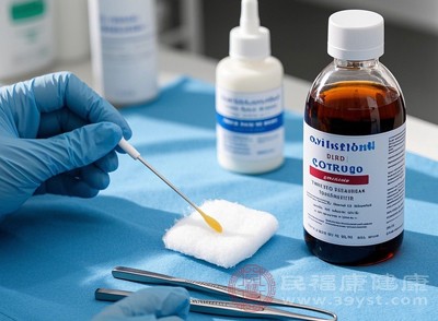 过敏体质的孕妇在首次使用碘伏前，可先在耳后或手臂内侧小面积涂抹，观察24小时，若未出现红肿、瘙痒等过敏反应，再正常使用