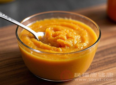 适当增加蔬菜泥、水果泥等富含膳食纤维的食物,减少肉类、甜食及油炸食物的摄入 适当增加蔬菜泥、水果泥等富含膳食纤维的食物,减少肉类、甜食及油炸食物的摄入