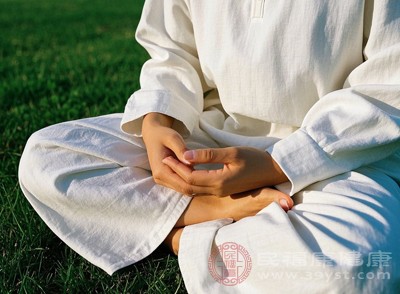 减少久坐，每隔一段时间起身活动，促进身体气血流通