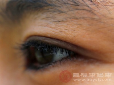 过敏反应：眼睛的“过敏风暴”