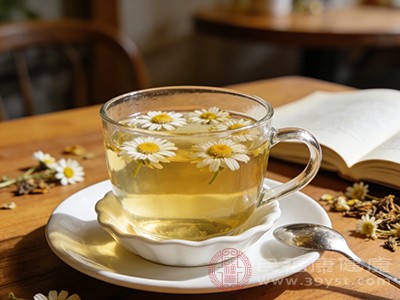 洋甘菊茶以其温和的香气和舒缓作用
