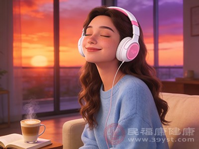 可以通过听音乐、看电影、旅游等方式来放松心情