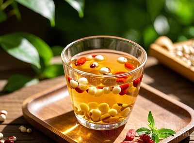 红豆芡实薏米茶性偏凉