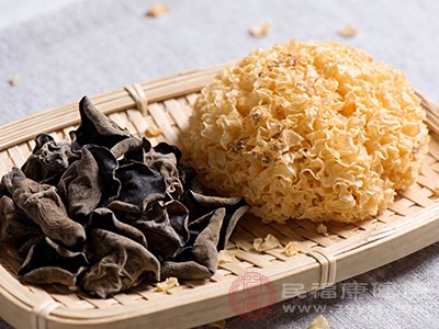 变干的银耳/木耳