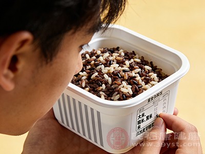 配料表前三位是“大米、糯米、黑米”