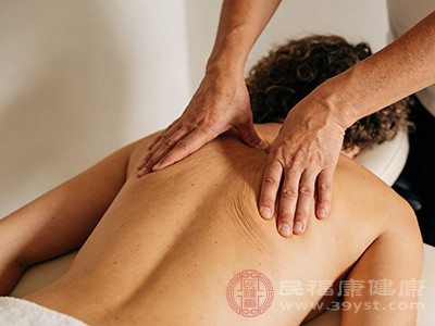 推背能够调节人体的阴阳气血，使身体达到平衡状态