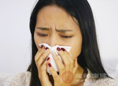 感冒、发烧、咳嗽等小毛病会变得更加常见，而且患病后恢复时间也会延长