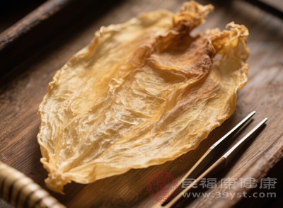 食用花胶炖牛奶的频率也需相应调整