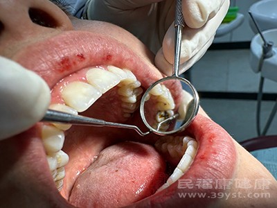 选择专业的口腔机构和医生