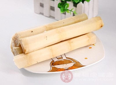 尽量避免咀嚼过硬、过黏的食物，如甘蔗、口香糖等