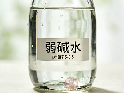 同时，弱碱水中往往含有丰富的矿物质，如钙、镁、钾等