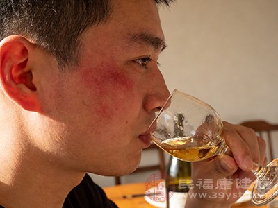 喝酒上脸与健康风险的关联