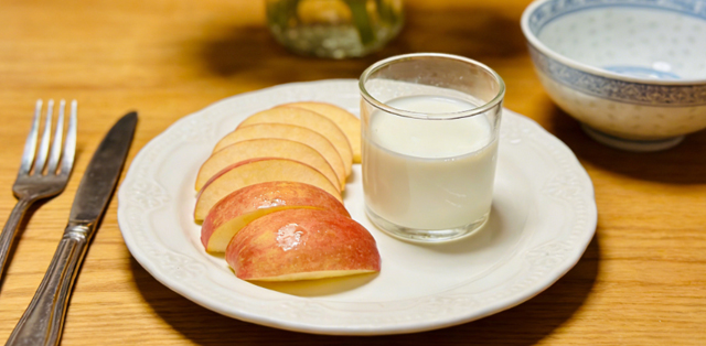 苹果牛奶能一起吃吗